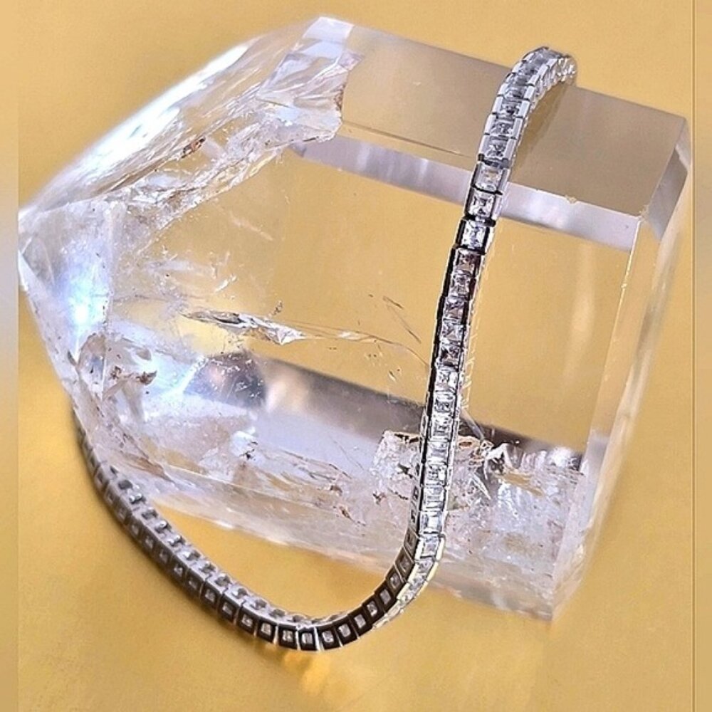926 Sterling Silver Bracelet with NATURAL White Topaz Gemstone